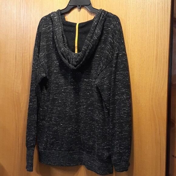 Hawkeyes woman's size L. Sweatshirt - Picture 3 of 4